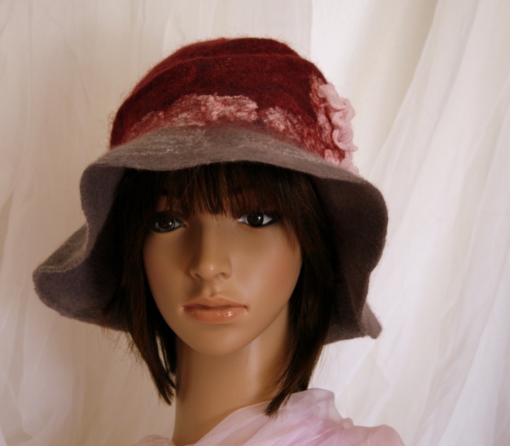 Hat " Silk flowers " picture no. 2