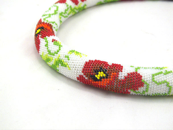 Crocheted bead necklace with poppy seeds picture no. 3