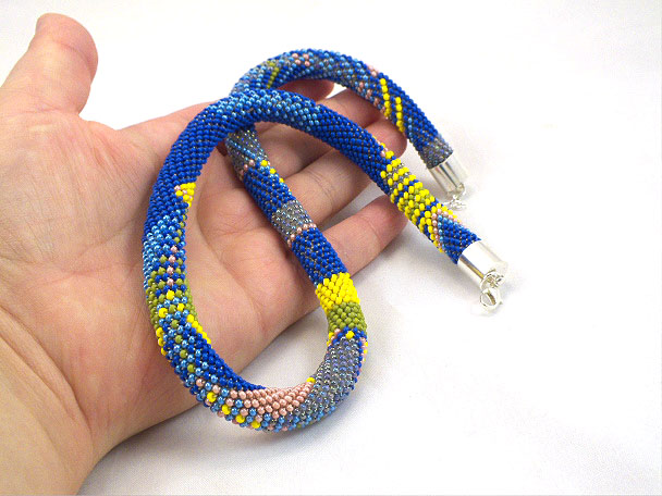 Crocheted bead necklace picture no. 3