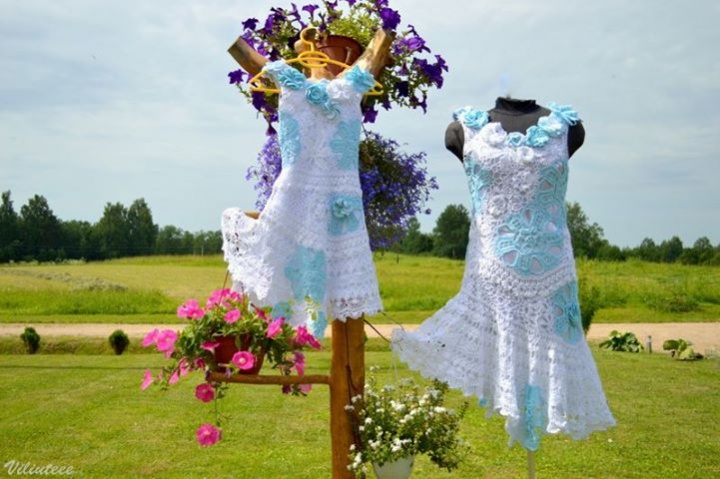 crocheted dresses for mother and daughter