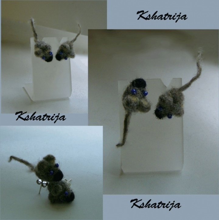 Mouse earings felted