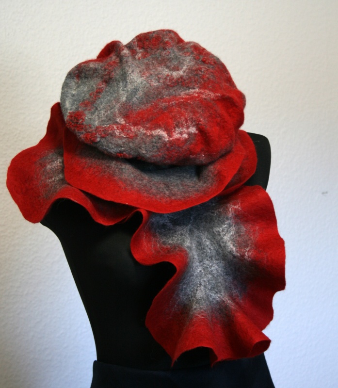 Beret and scarf " poppy field " picture no. 2