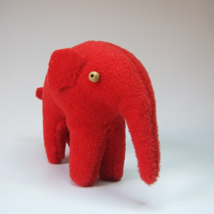 Red Elephant picture no. 2