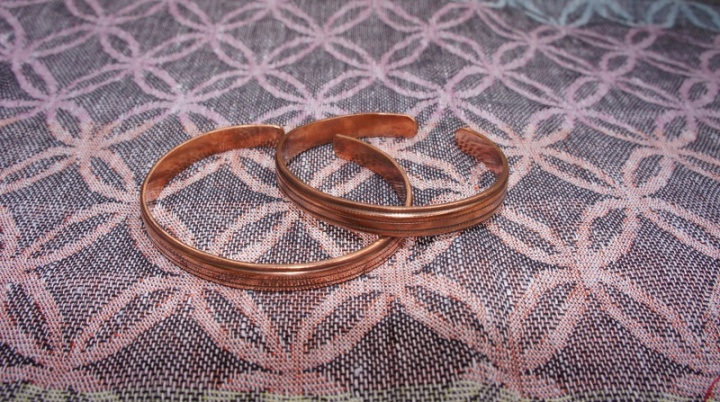 The copper bracelet (patterned) No. 9