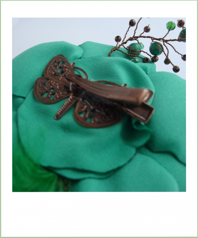 Green-flower brooch picture no. 3
