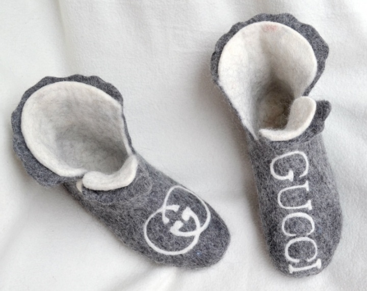 Feminine slippers