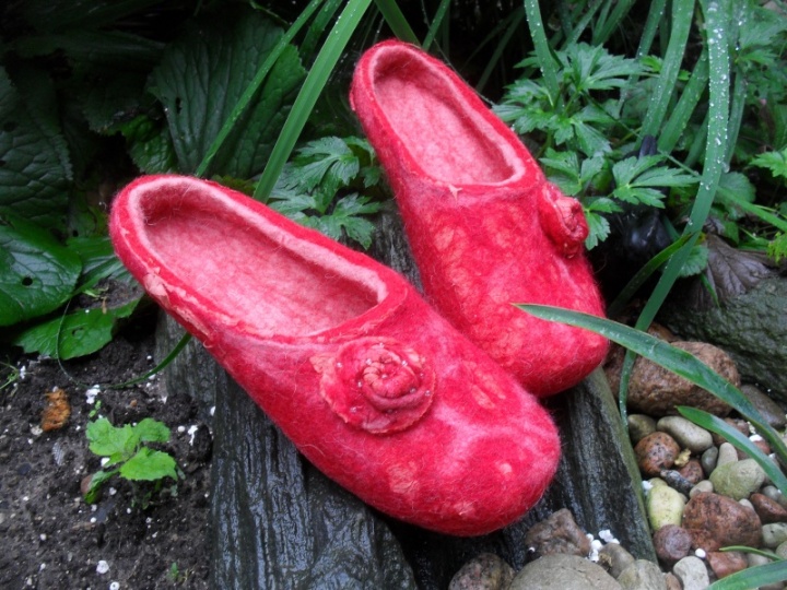 Slippers picture no. 2