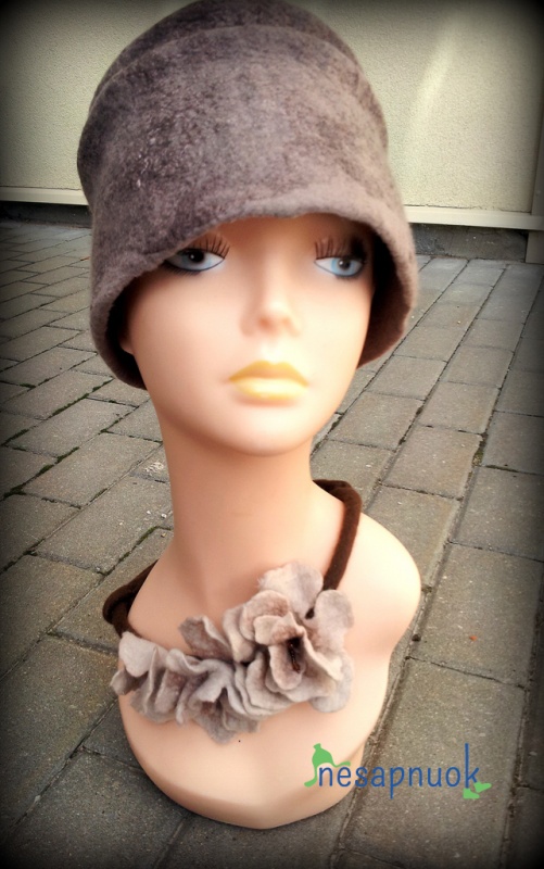 Felted hat and necklace