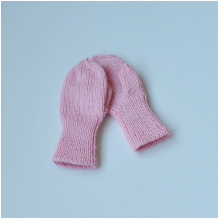 Pink gloves