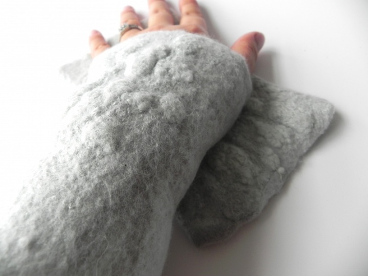 Felted merino wool riesines