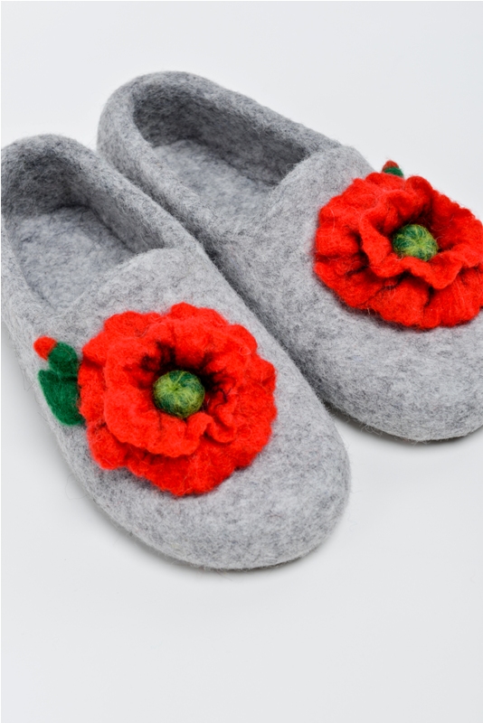 Gray with poppy