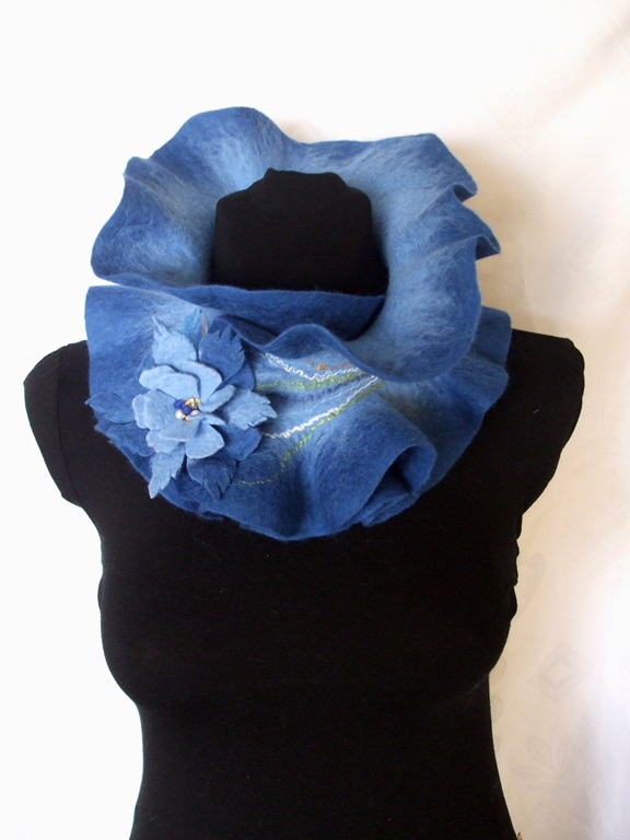 Blue scarf picture no. 3