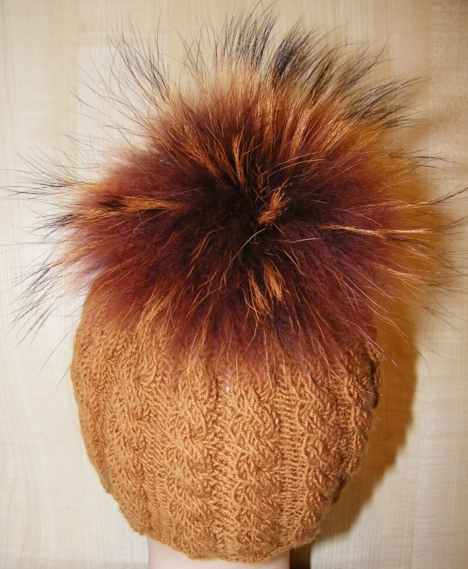 Brown hat with pompons of foxes picture no. 2
