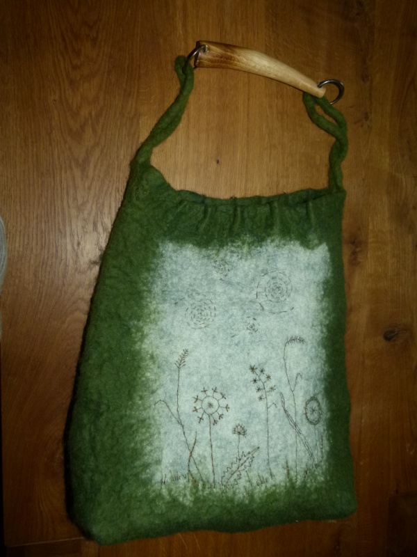 nice idea caught ... Velta green handbag