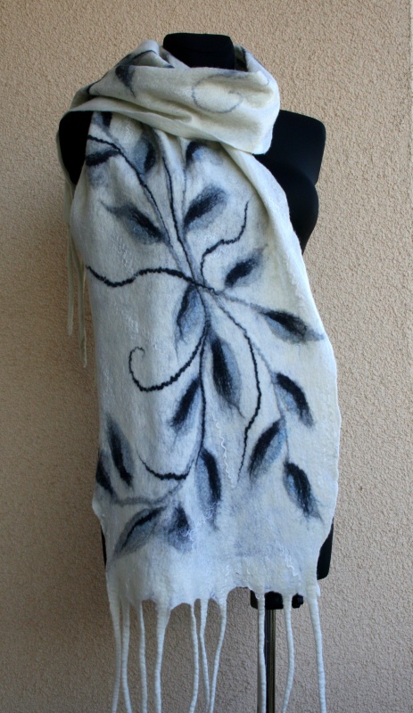 Scarf " Gray leaf " picture no. 2