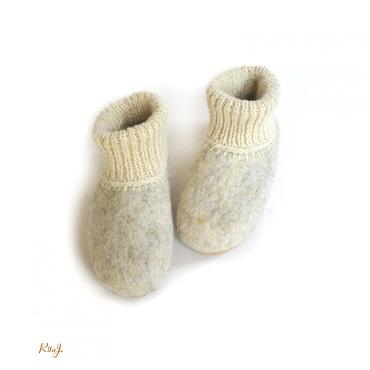 Natural wool slippers / wool boots picture no. 2