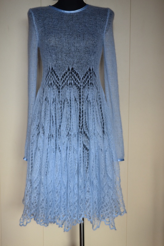 knitted dress picture no. 2