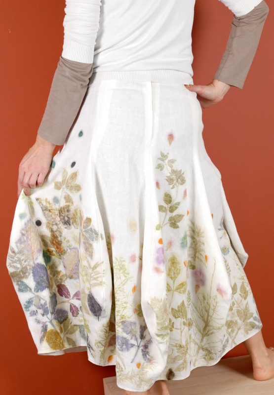 linen skirt decorated with floral motifs " & quot meadow; picture no. 2
