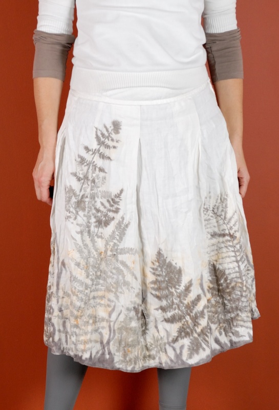 linen skirt decorated with vegetable motifs " ferns "