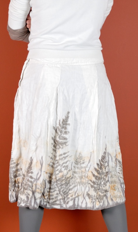 linen skirt decorated with vegetable motifs " ferns " picture no. 2