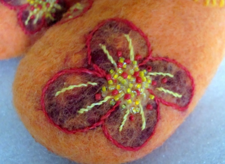 Felt shoes - orange with flowers 2 picture no. 2