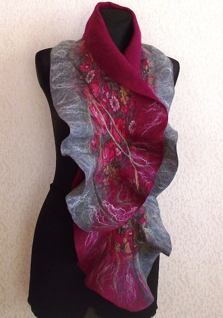 gray scarf with burgundy