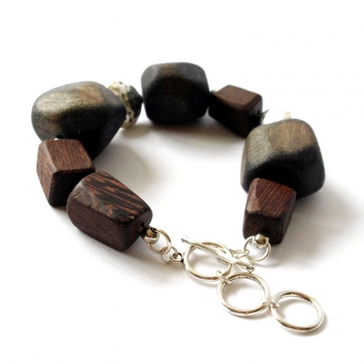 A heated heart - beads bracelet picture no. 3