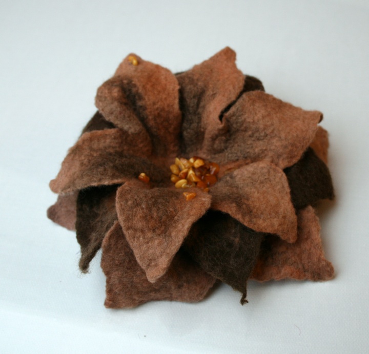 Brooches: Amber Dew, Autumn Amber, Amber Lady. picture no. 3