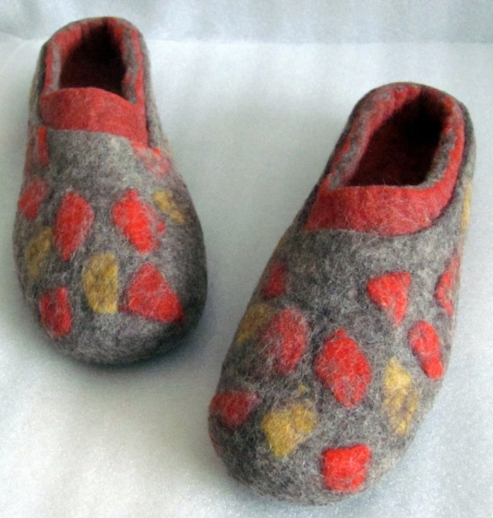 Motley felted slippers, size 40.5