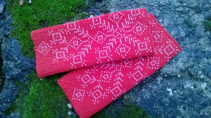Long wristlets, no. 16