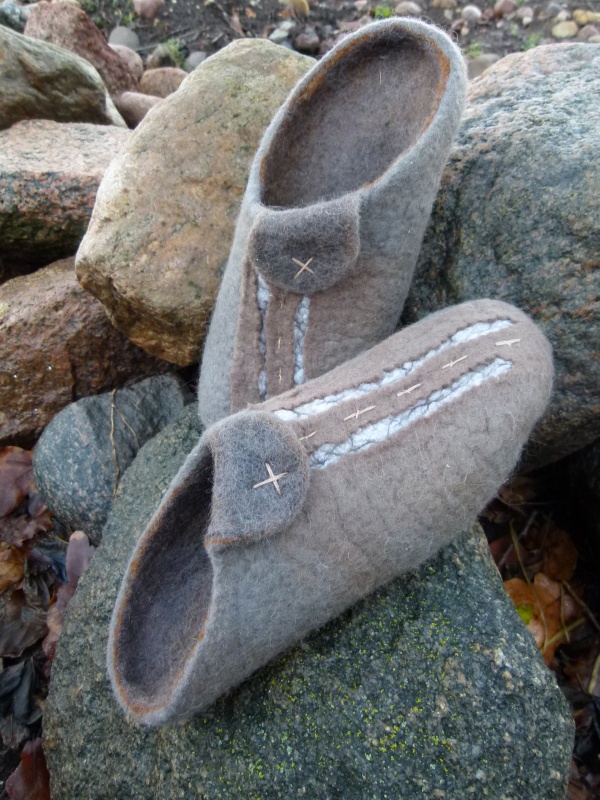 male felted slippers " paths " picture no. 2