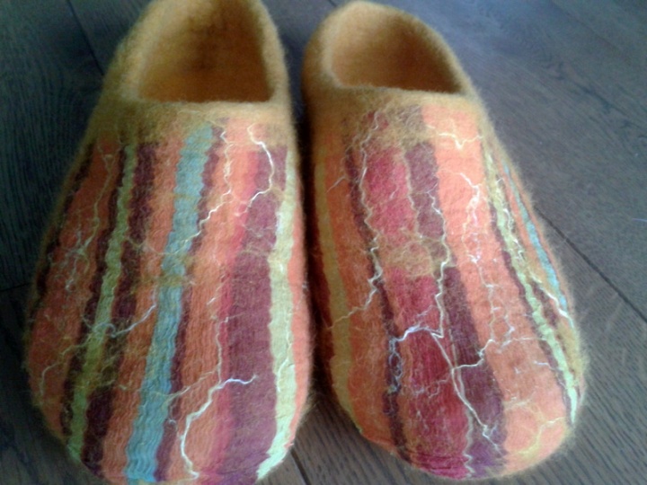 Striped slippers picture no. 3