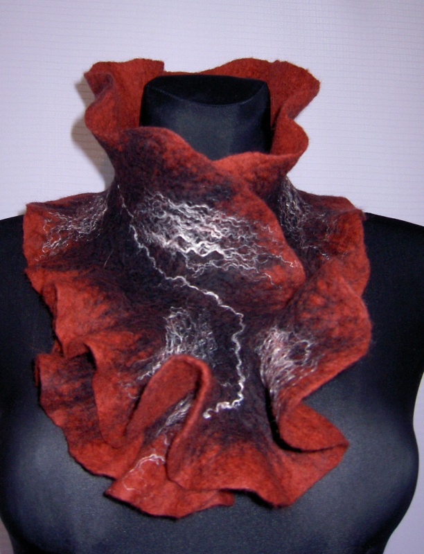 burgundy with black picture no. 2