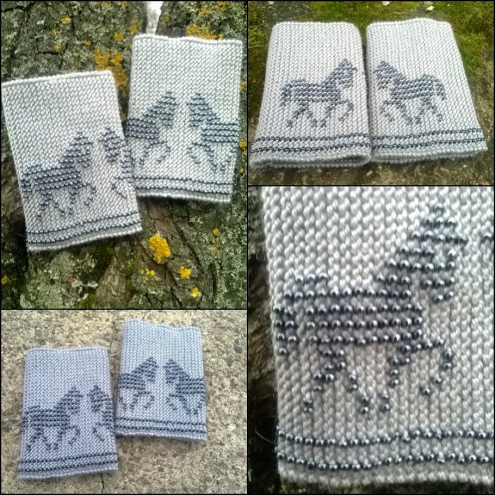 Small Wristlet horses