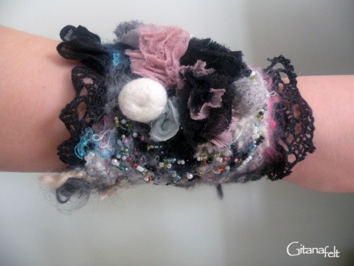 Felted bracelet " Juicy Couture "
