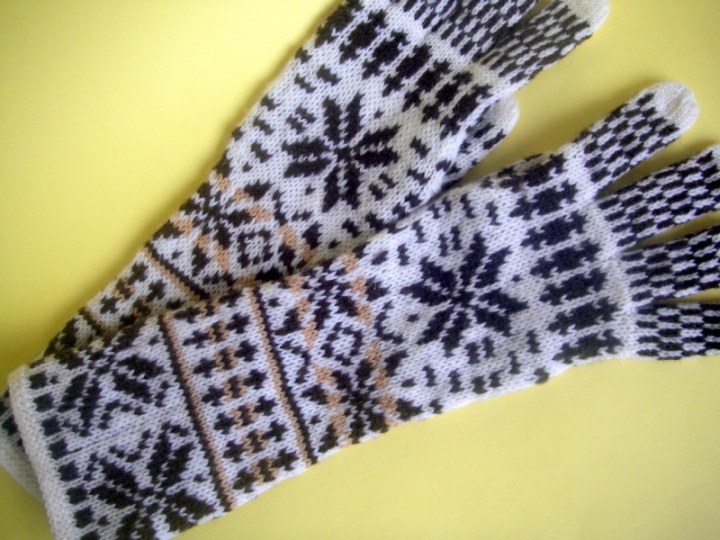 Gloves " Winter Story " picture no. 2