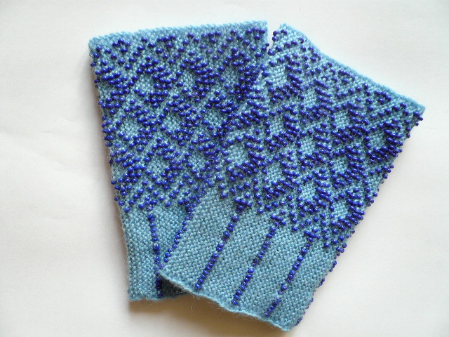 GP-399 wrist warmers blue color.