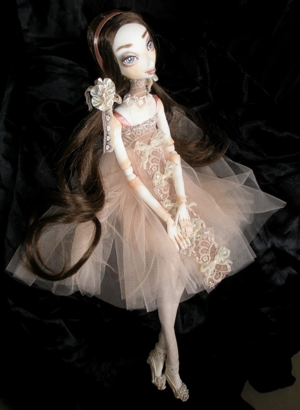 Copyright Doll Mina Rey picture no. 2