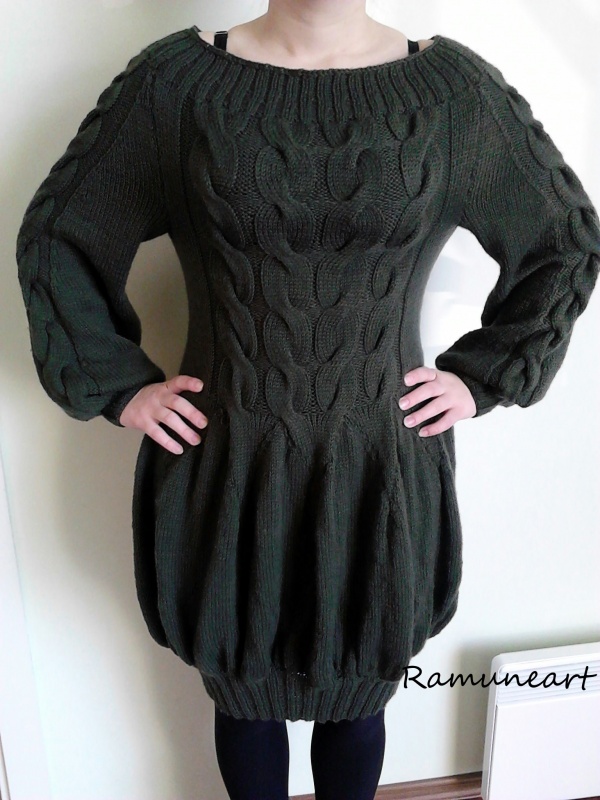 Moss-colored knit dress picture no. 2