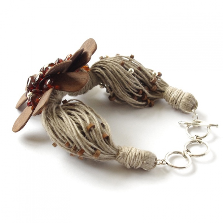 Amber coast - linen bracelet picture no. 3
