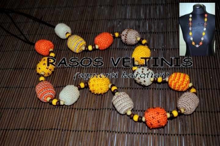 Apnerti wooden necklace