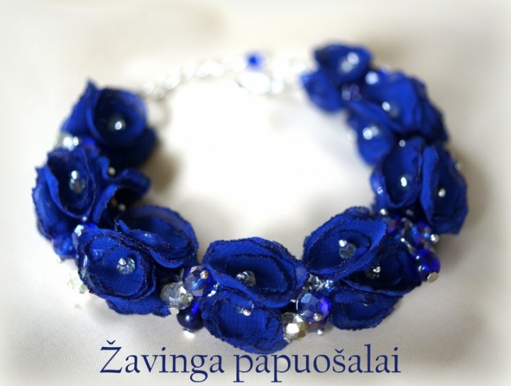 Blue floral bracelet
