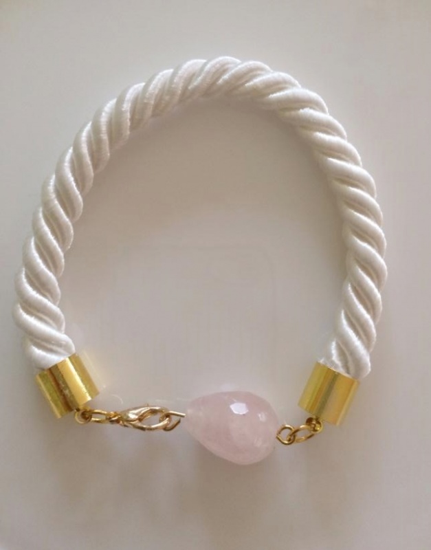 White rope bracelet with rose quartz