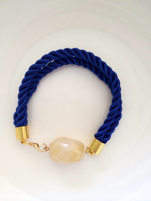 Double blue bracelet with nephritis