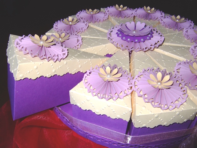 Paper cake boxes