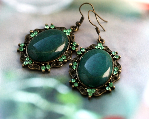 Emeralds sparkle