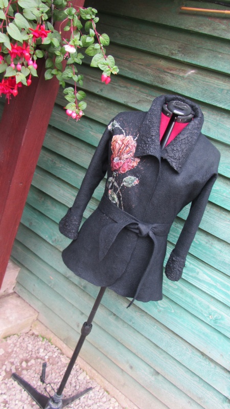 Lightweight, thin jacket felting processes picture no. 2