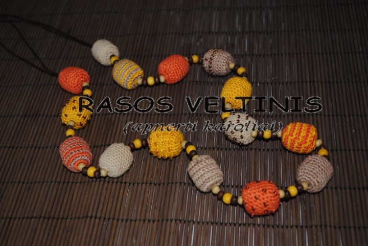 Apnerti wooden necklace picture no. 2