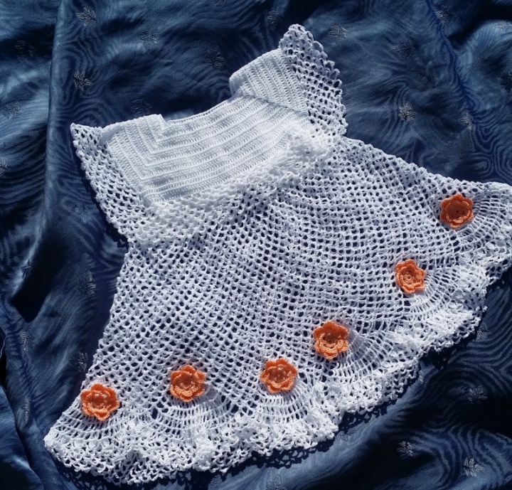 Crocheted christening dress picture no. 2