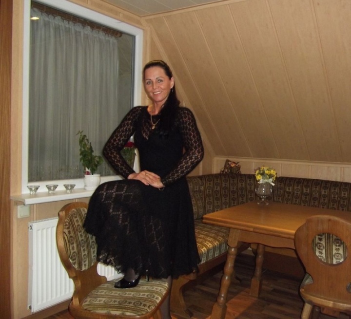 megzta mocherinė suknelė
